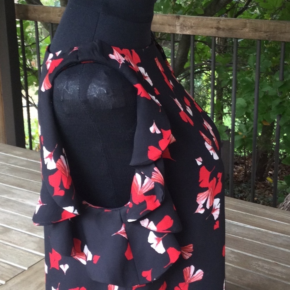 Banana Republic Flutter sleeve blouse - Picture 10 of 11